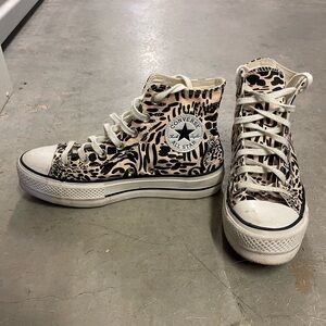 CONVERSE High top platform animal print light pink and black size 8